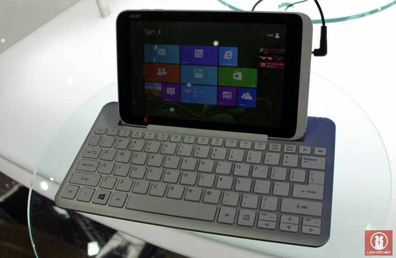 Acer Iconia W3