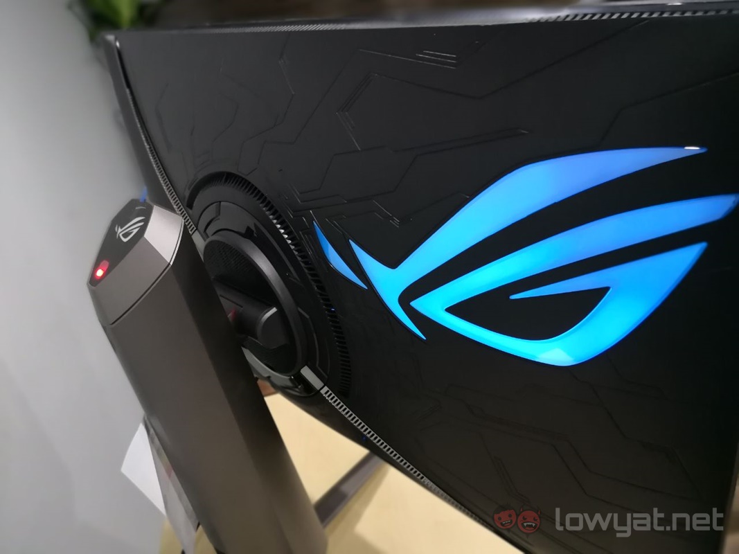 ASUS ROG Swift PG27UQ back panel Aura Sync