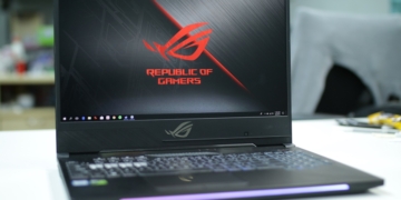 ASUS ROG Strix HERO II front shot