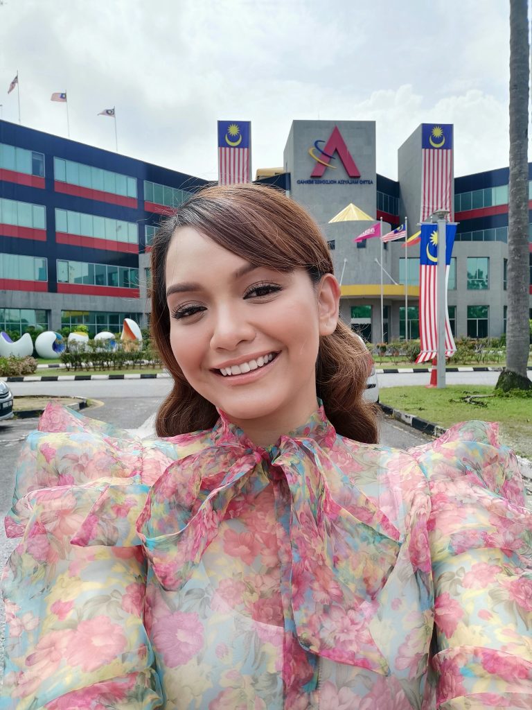 Huawei nova 5T sample selfie 01