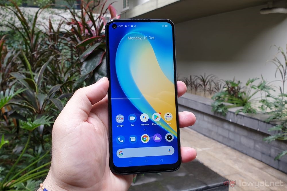 realme C17 front