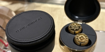 Louis Vuitton Horizon Light Up Earphones - Malaysia