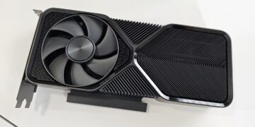 NVIDIA GeForce RTX 4070 Super FE Product Shot 3