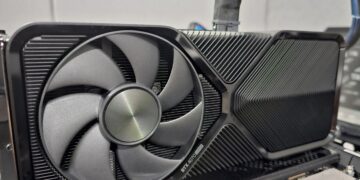 NVIDIA-GeForce-RTX-4070-Super-FE-Product-Shot-7